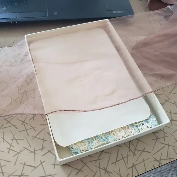 Diana Stockings - Picture 8 of 15